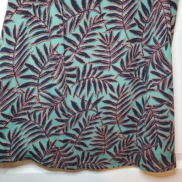 41 Hawthorn Green Leaf Print Top Sz L - Picture 3 of 7